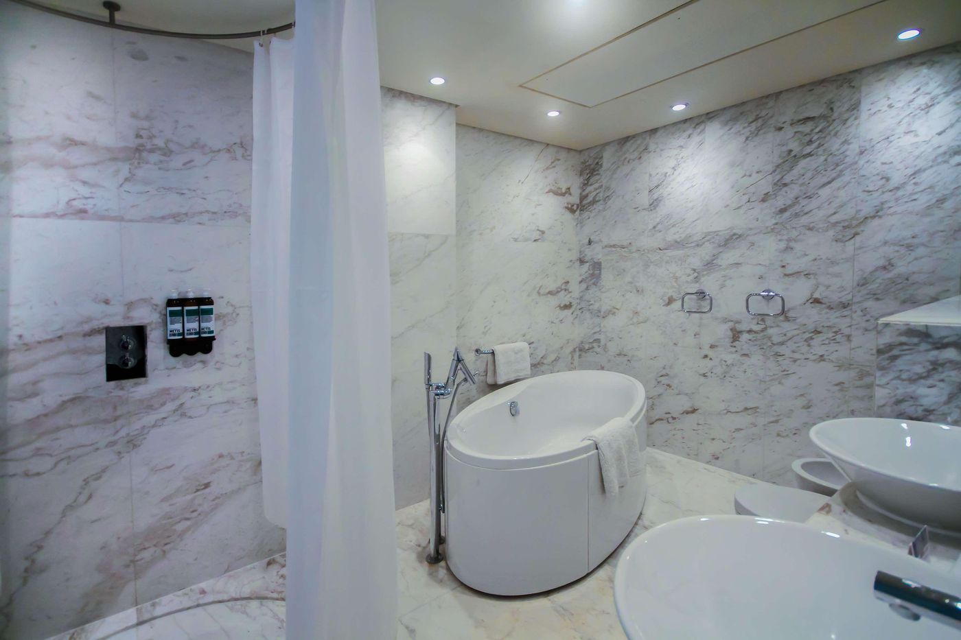 Media-One-Hotel-Room-78