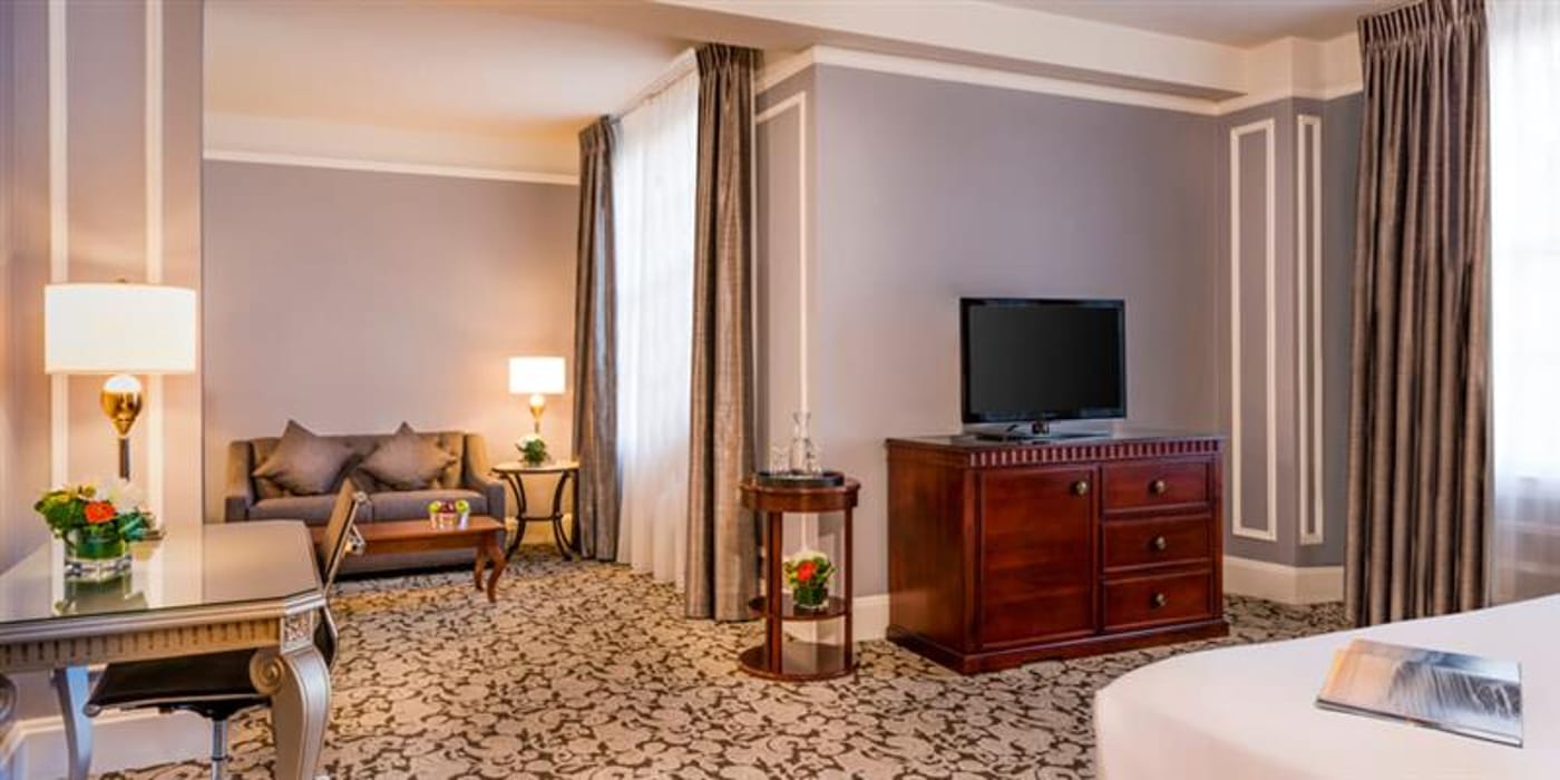 Millennium-Biltmore-Hotel-Los-Angeles-Room-23