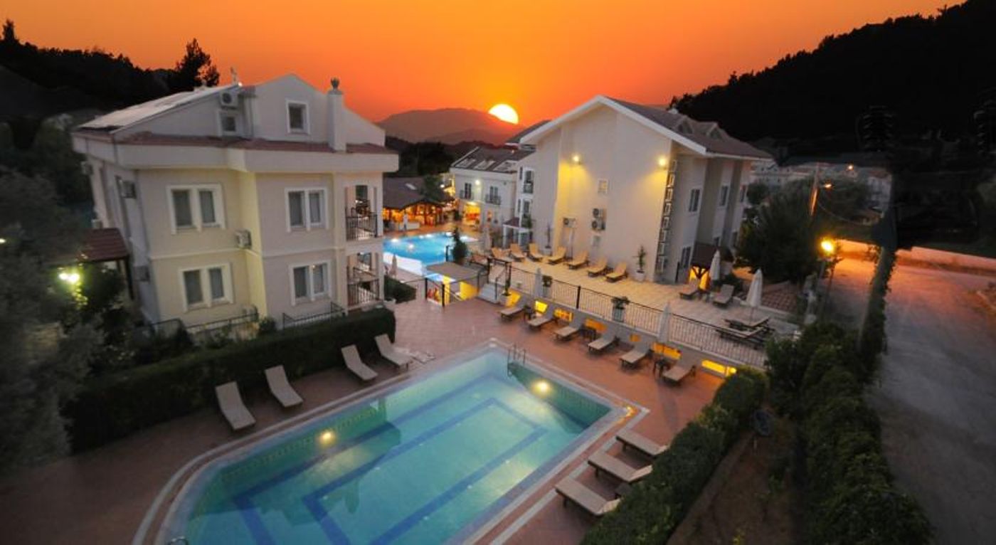 Sea Breeze Hotel & Apartments