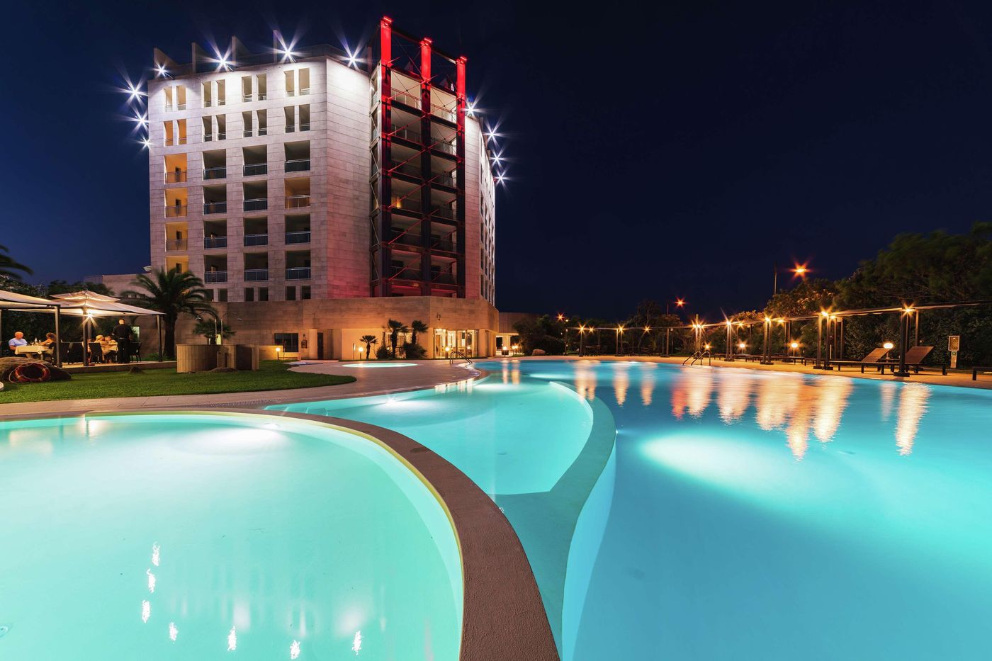 Double-Tree-by-Hilton-Hotel-Olbia-Pool-6
