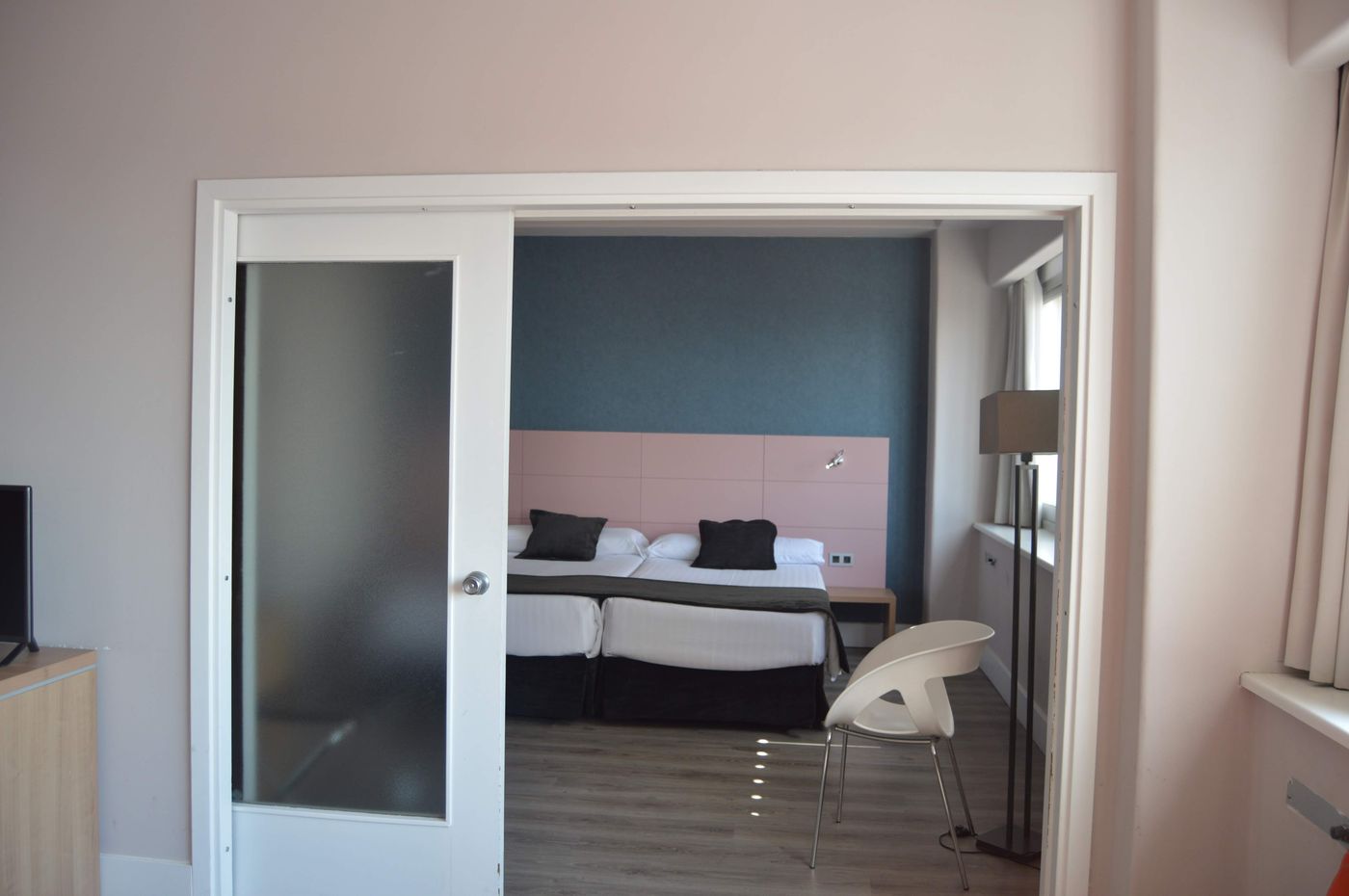 Weare-Chamartin-Room-19