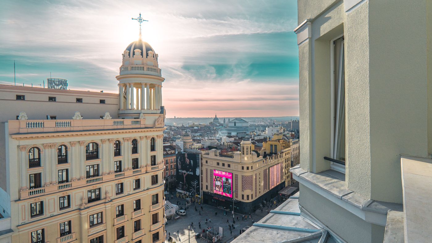 Smartrental-Collection-Gran-Via-Centric-II-Room-2