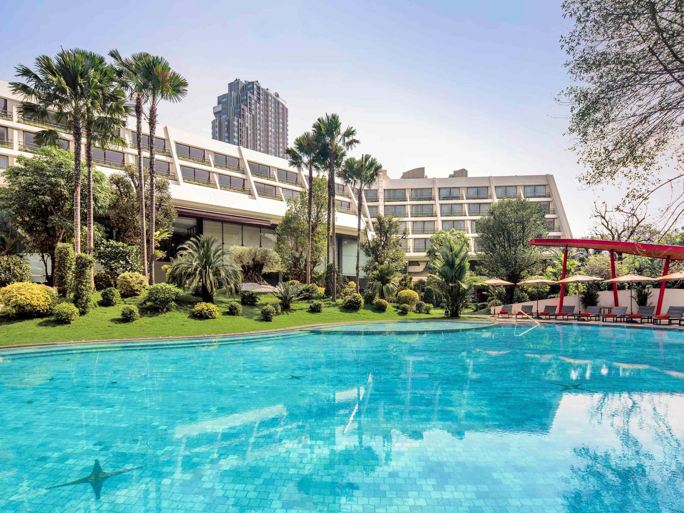 Movenpick-BDMS-Wellness-Resort-Bangkok-Pool-81