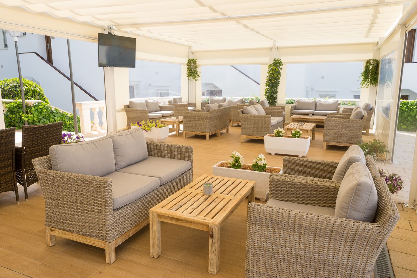 Los-Naranjos-Terrace-28