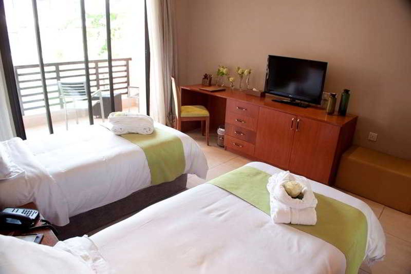 Adam-Park-Hotel---Spa-Room-35
