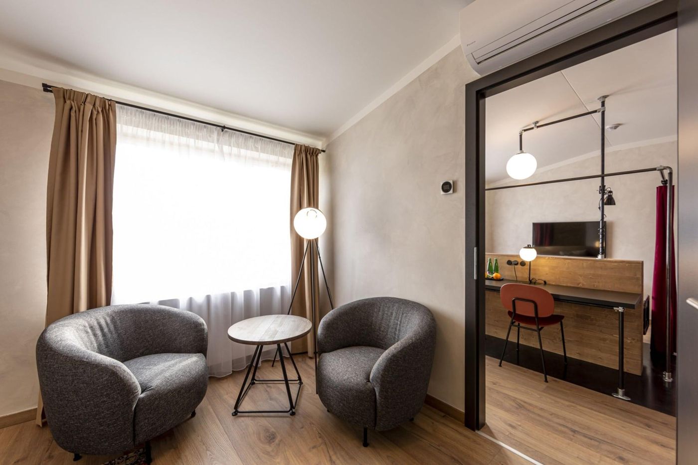 Miss-Sophie-s-Downtown-Room-56