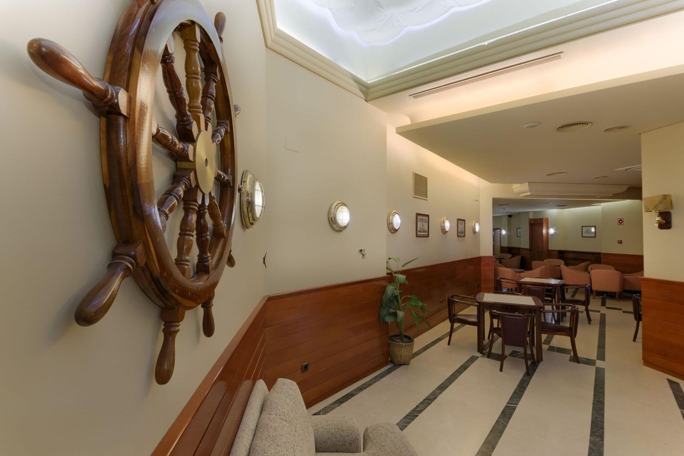 Hotel-Puertobahia---SPA-Bar-60