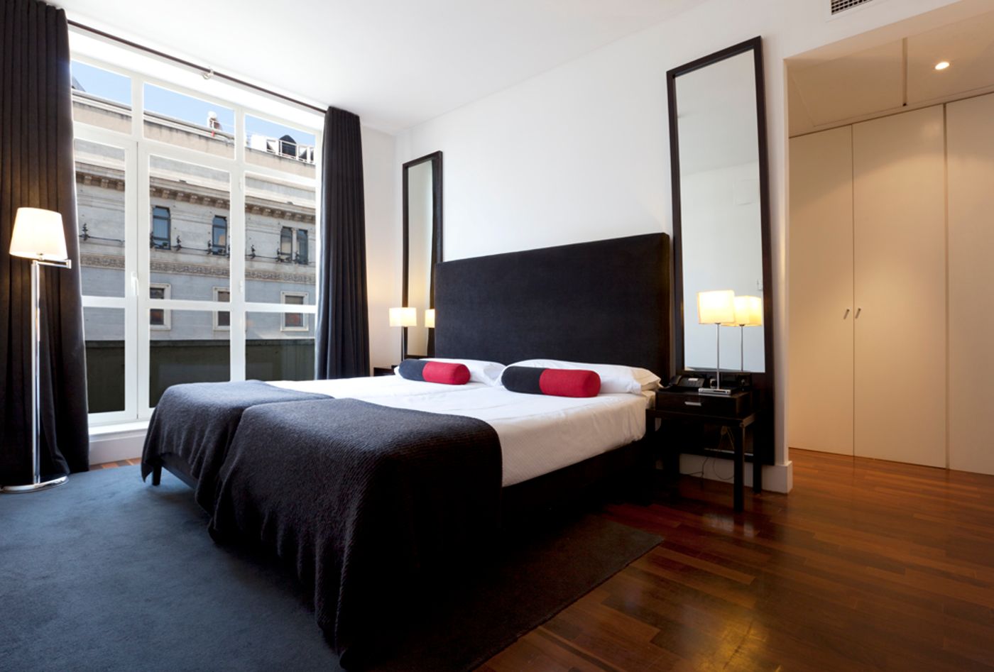 Quatro-Puerta-del-Sol-Room-12