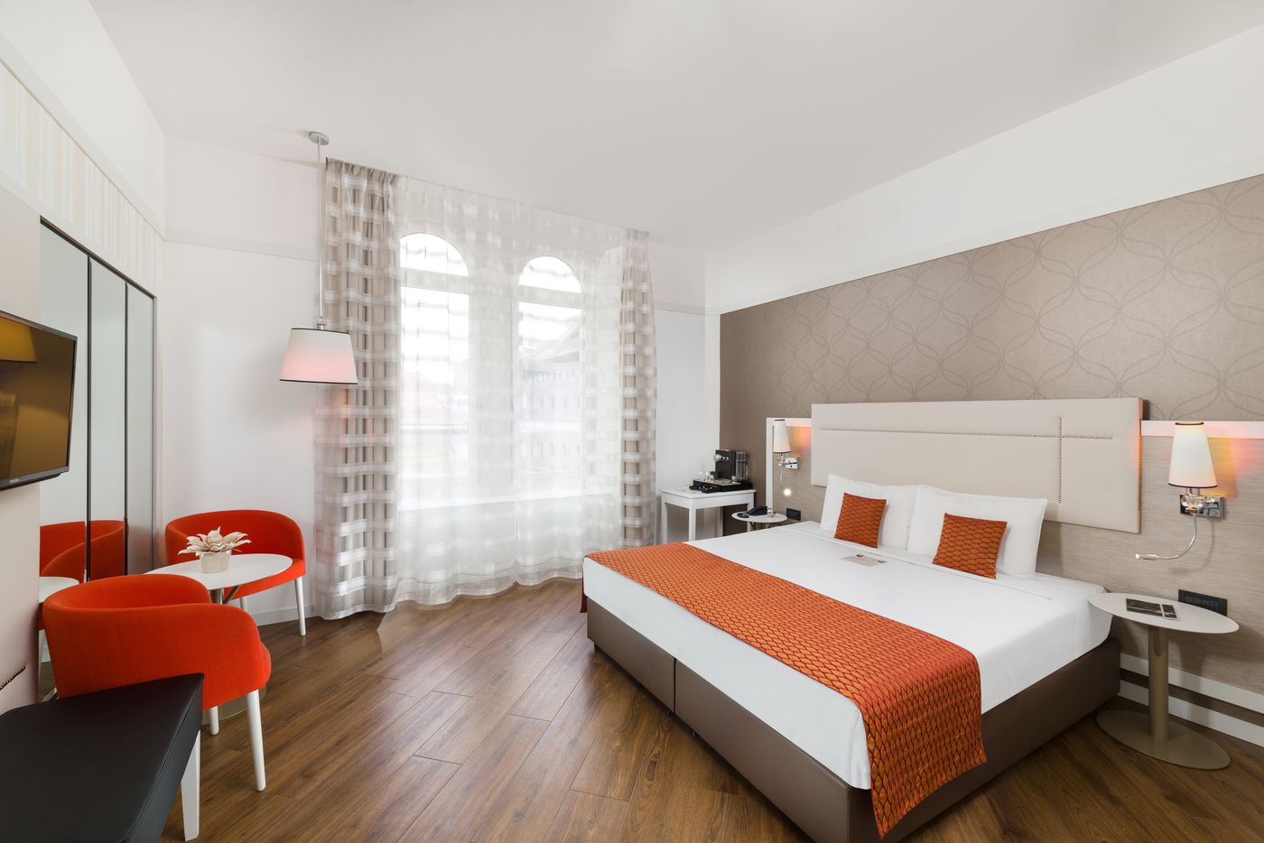 Ikonik-Parlament-Room-13