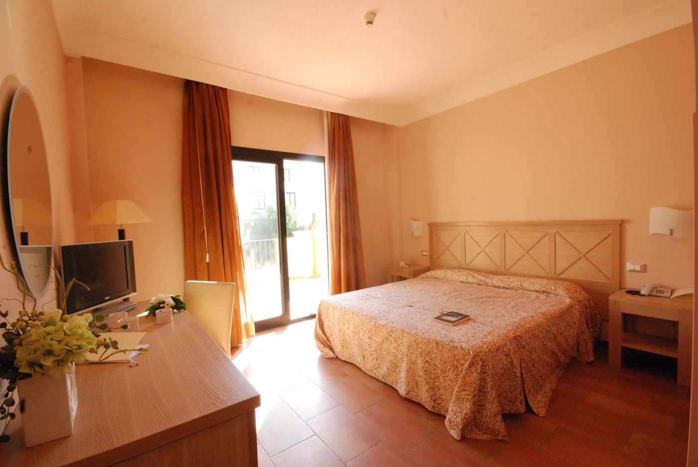 Mahara-Hotel-Room-11