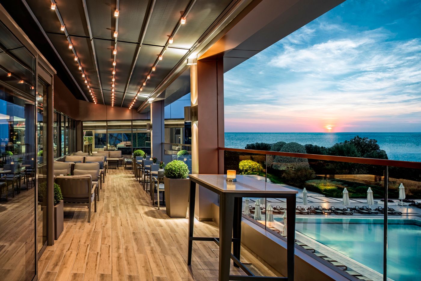 Renaissance-Polat-Istanbul-Bar-50