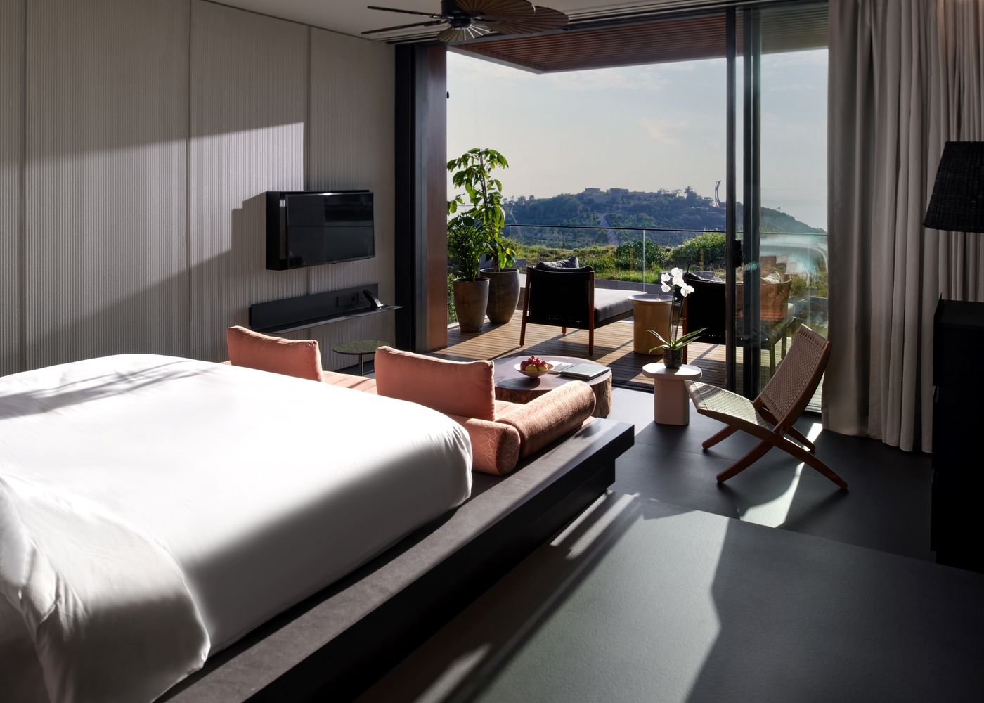 Hilton-Bodrum-Turkbuku-Resort---Spa-Room-28