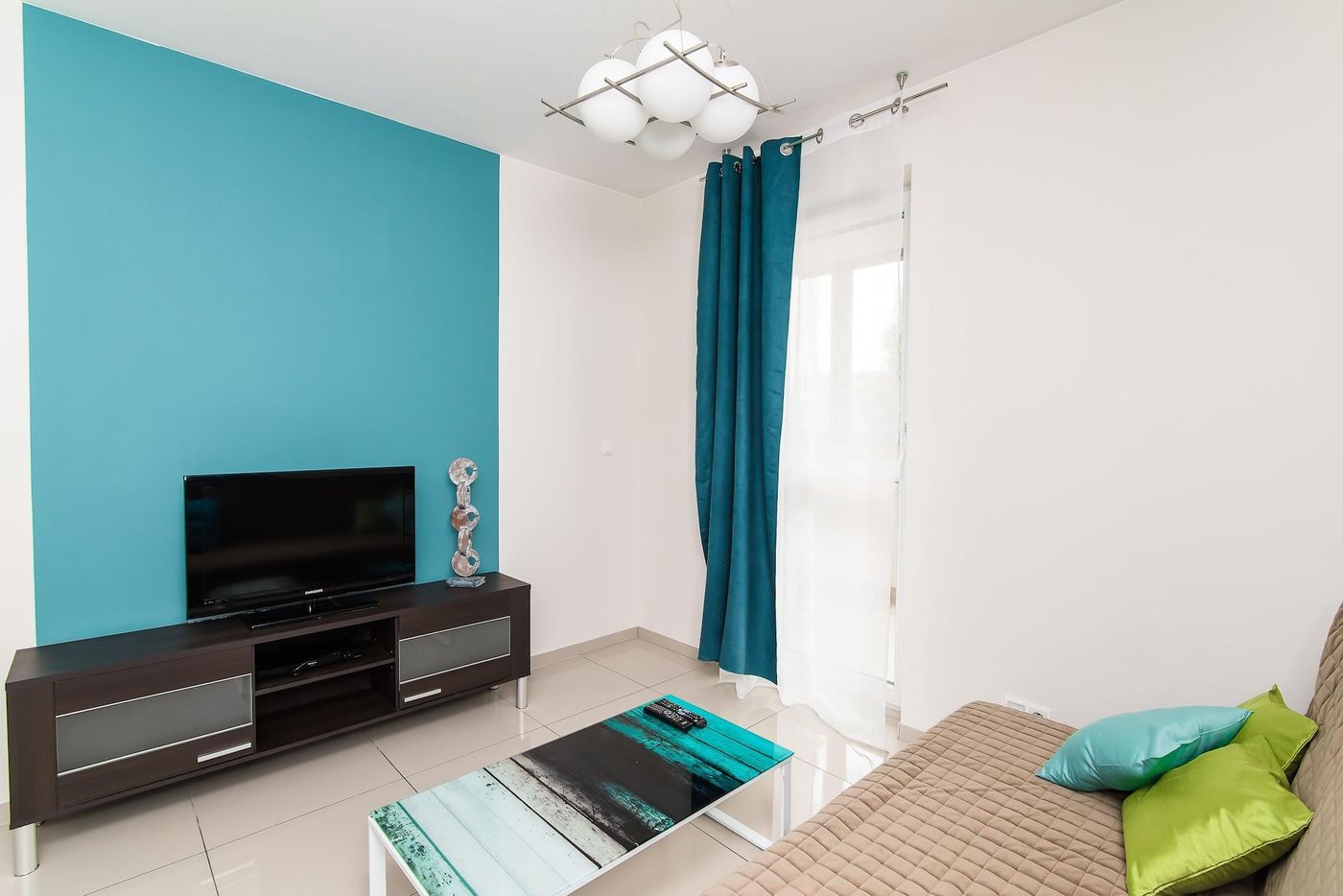 Senator-Warsaw-Apartments-Room-15