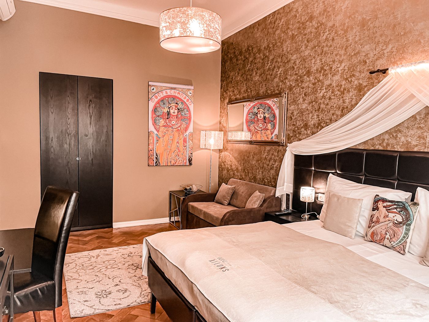 Alfons-Boutique-Hotel-Room-5