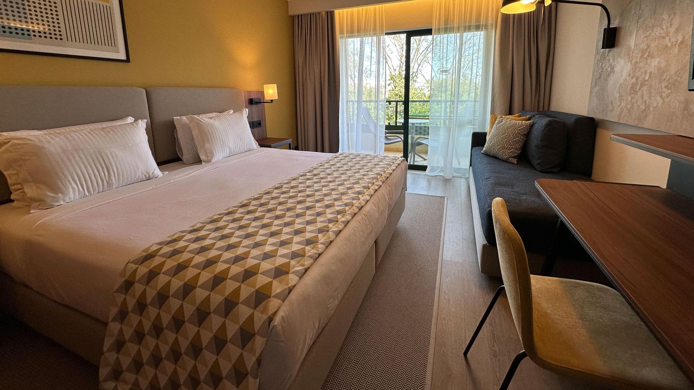 Holiday-Inn-Algarve--ex-Real-Bellavista--Room-15