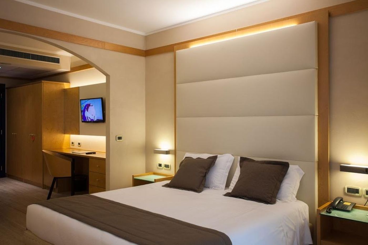 Ai-Pini-Park-Hotel-Room-11
