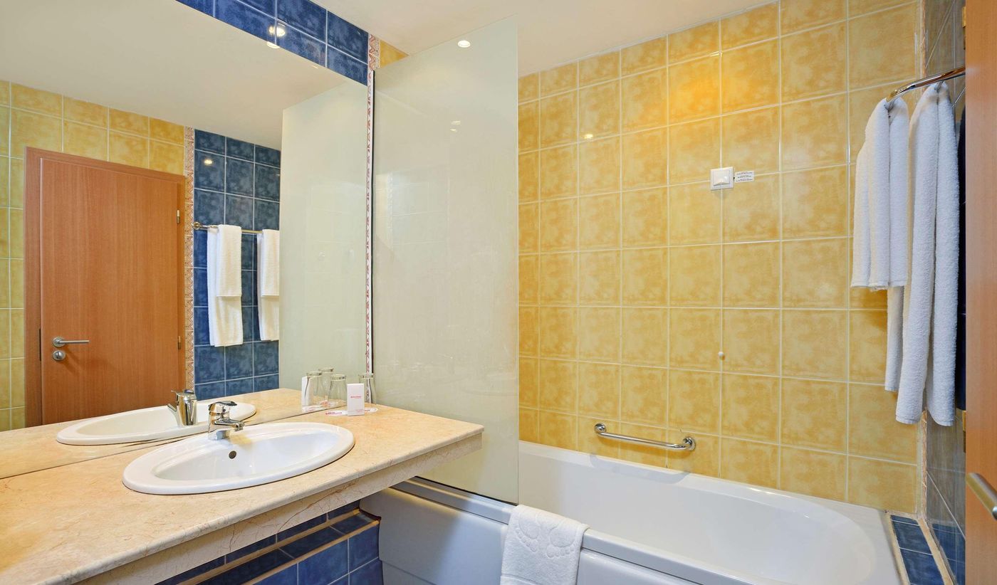 Sol-Nessebar-Resort--Bay-and-Mare--Room-42