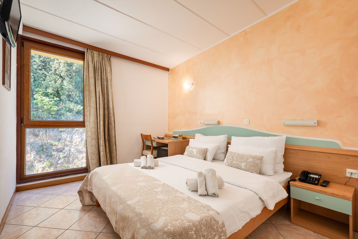 Hotel-Mimosa-Lido-Palace-Room-14