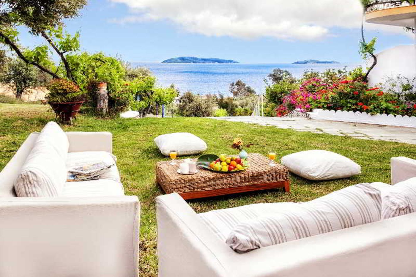 Irida Hotel and Apartments