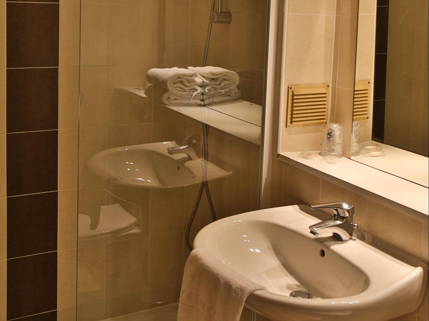 Hôtel Belleville.com - France - BELLEVILLE - Room - 6