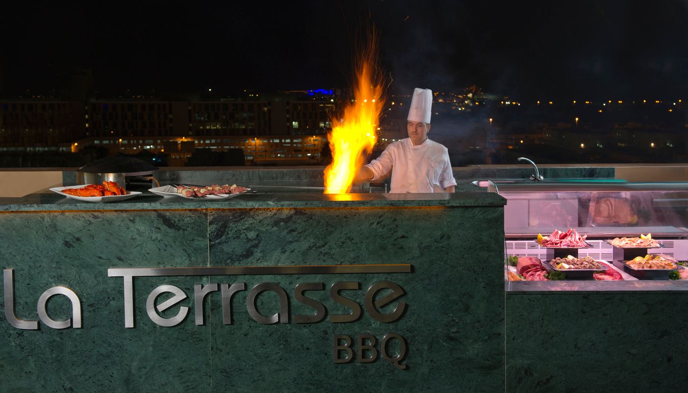 Gloria-Hotel---Furnished-Apartments-FZ--LLC-Restaurant-57