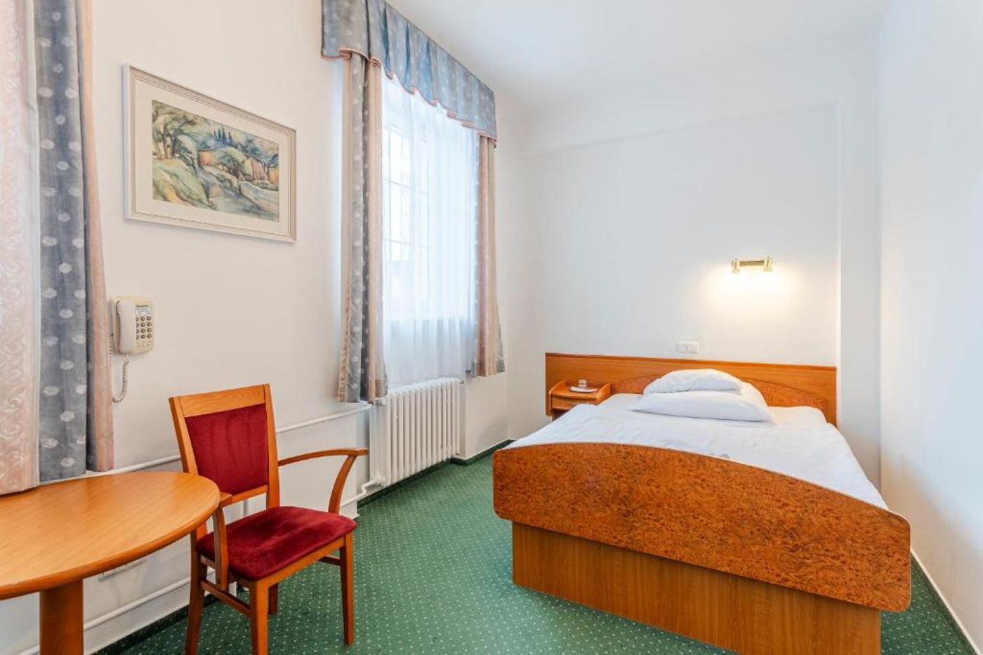 Komplex Curie - Kurhaus Curie-Czech Republic-JACHYMOV -Room-10