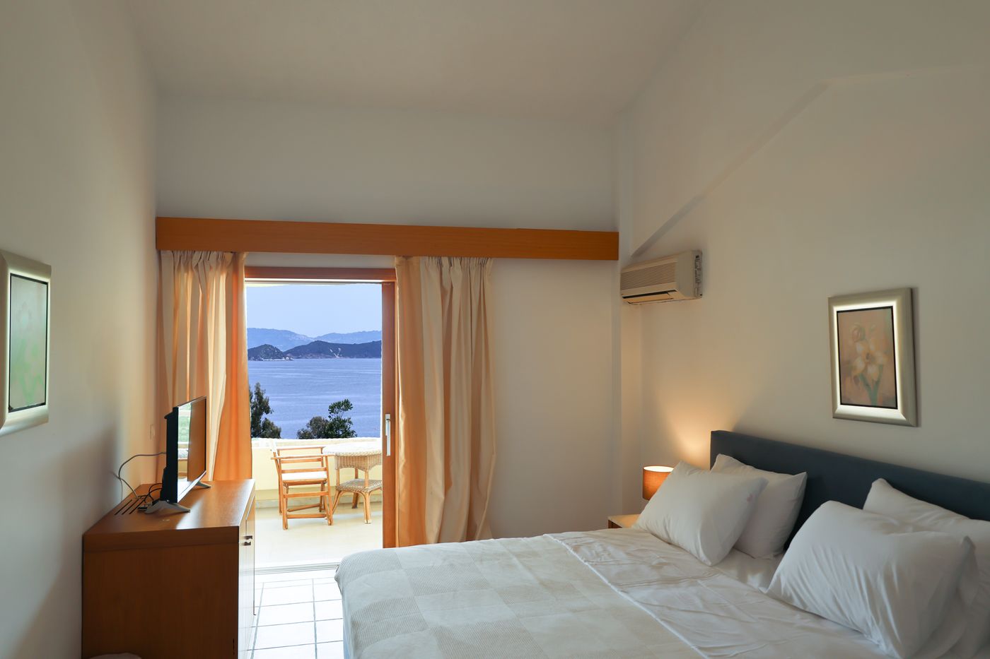 Kanapitsa-Mare-Room-39