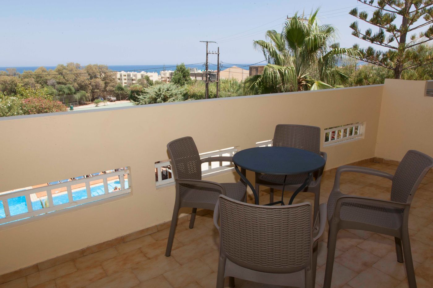 Sunny-Suites-Room-33