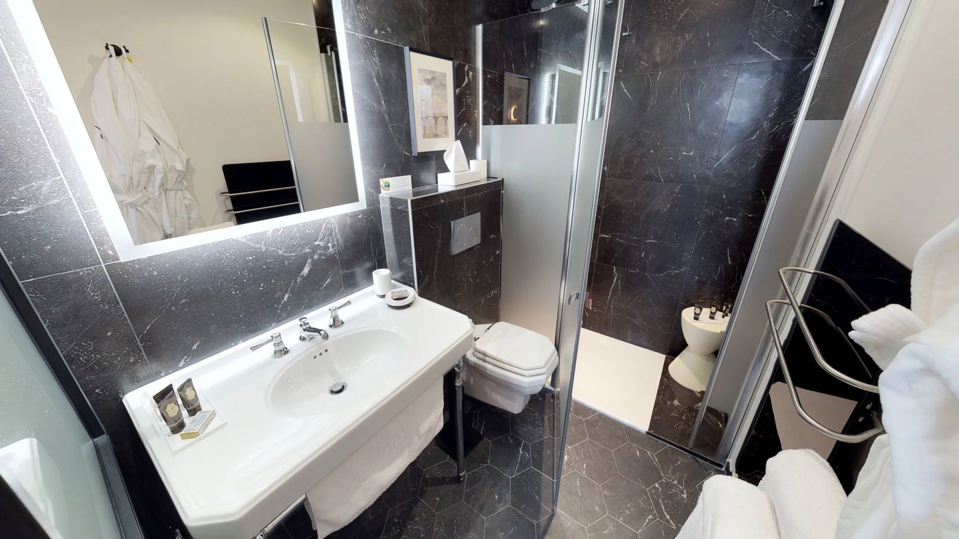 Mom'Art Hotel-France-PARIS-Room-8