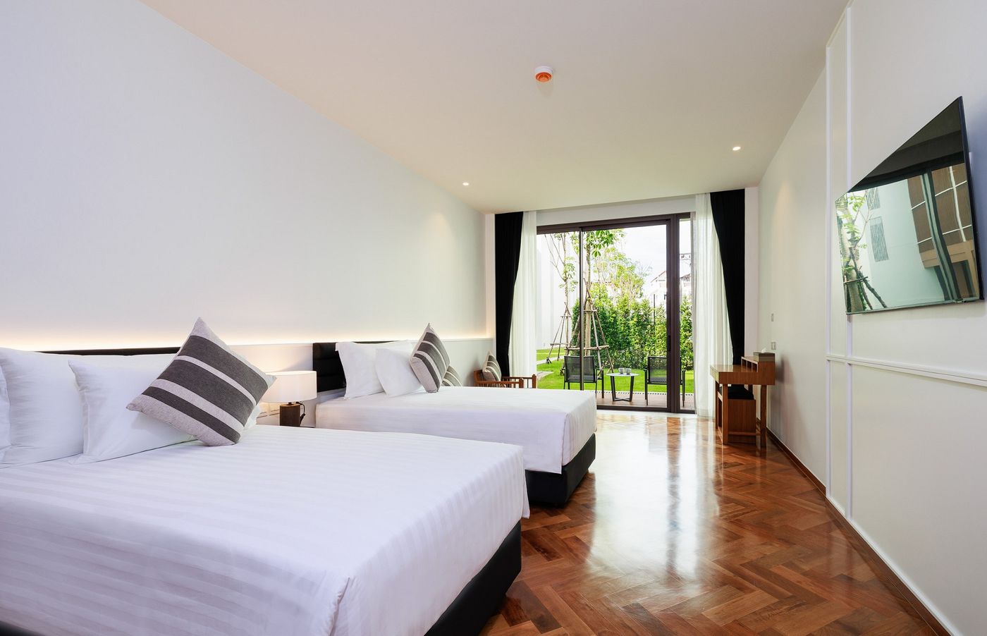 Patong-Beach-Room-20