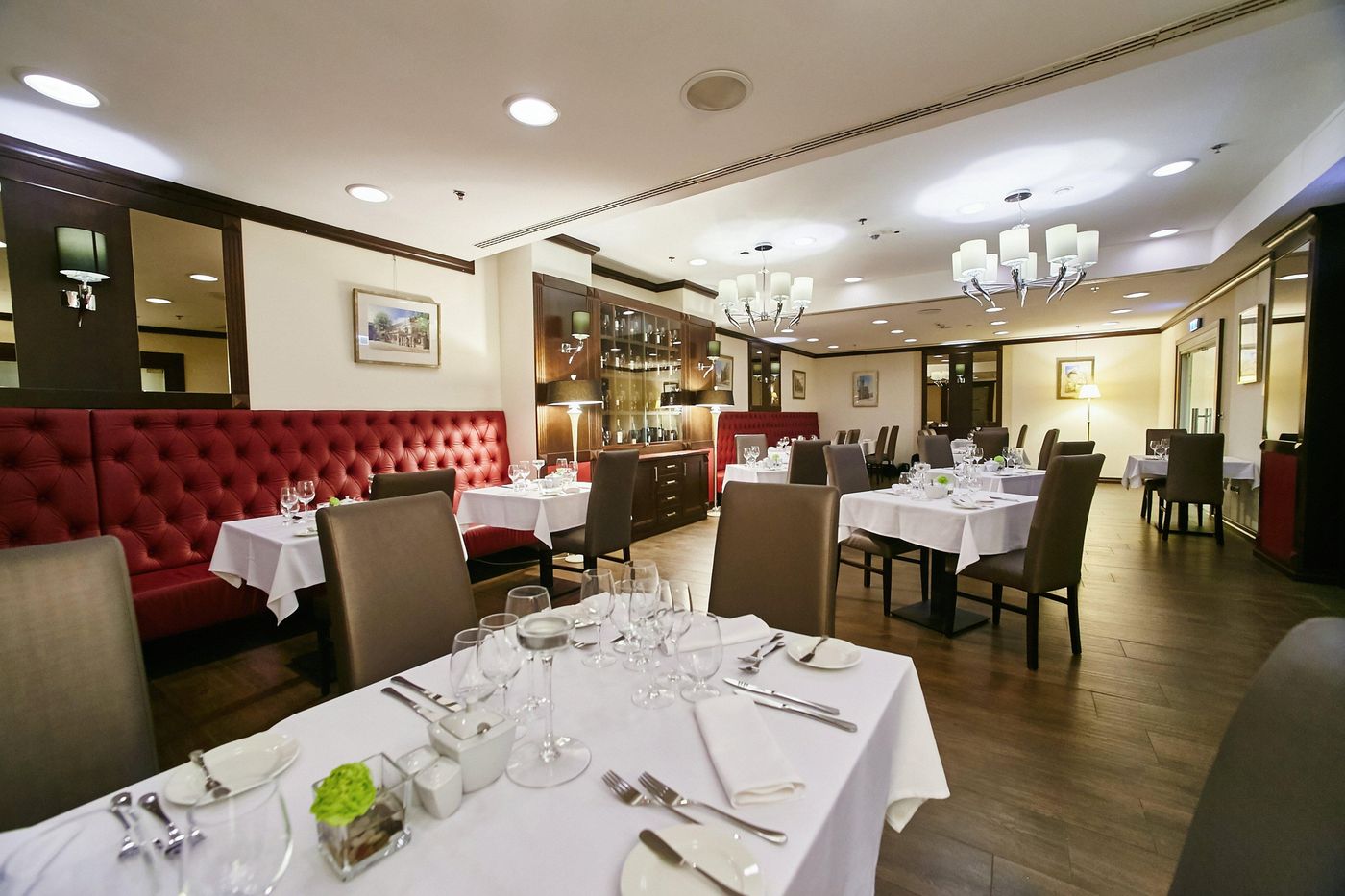 Holiday-Inn-Krakow-City-Centre-Restaurant-40