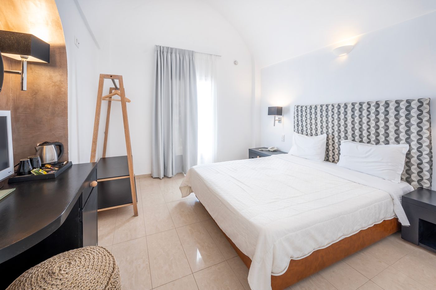Smy-Orizontes-Santorini-Room-23