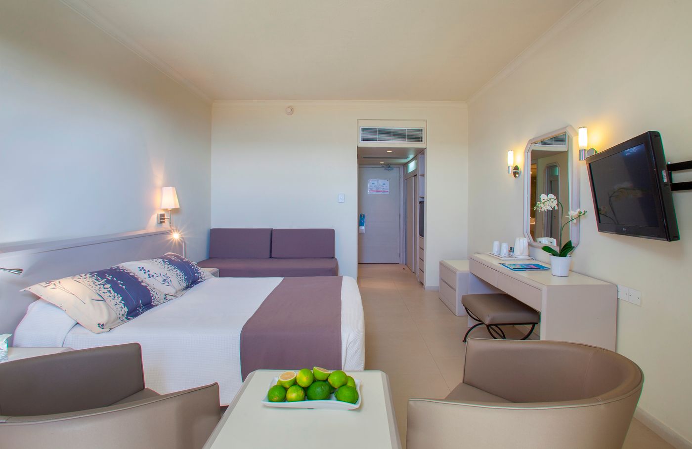 Louis-Imperial-Beach-Room-25