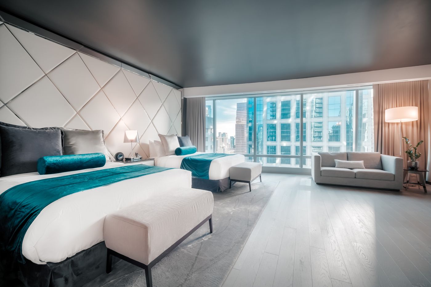 Paradox-Hotel-Vancouver-Room-40