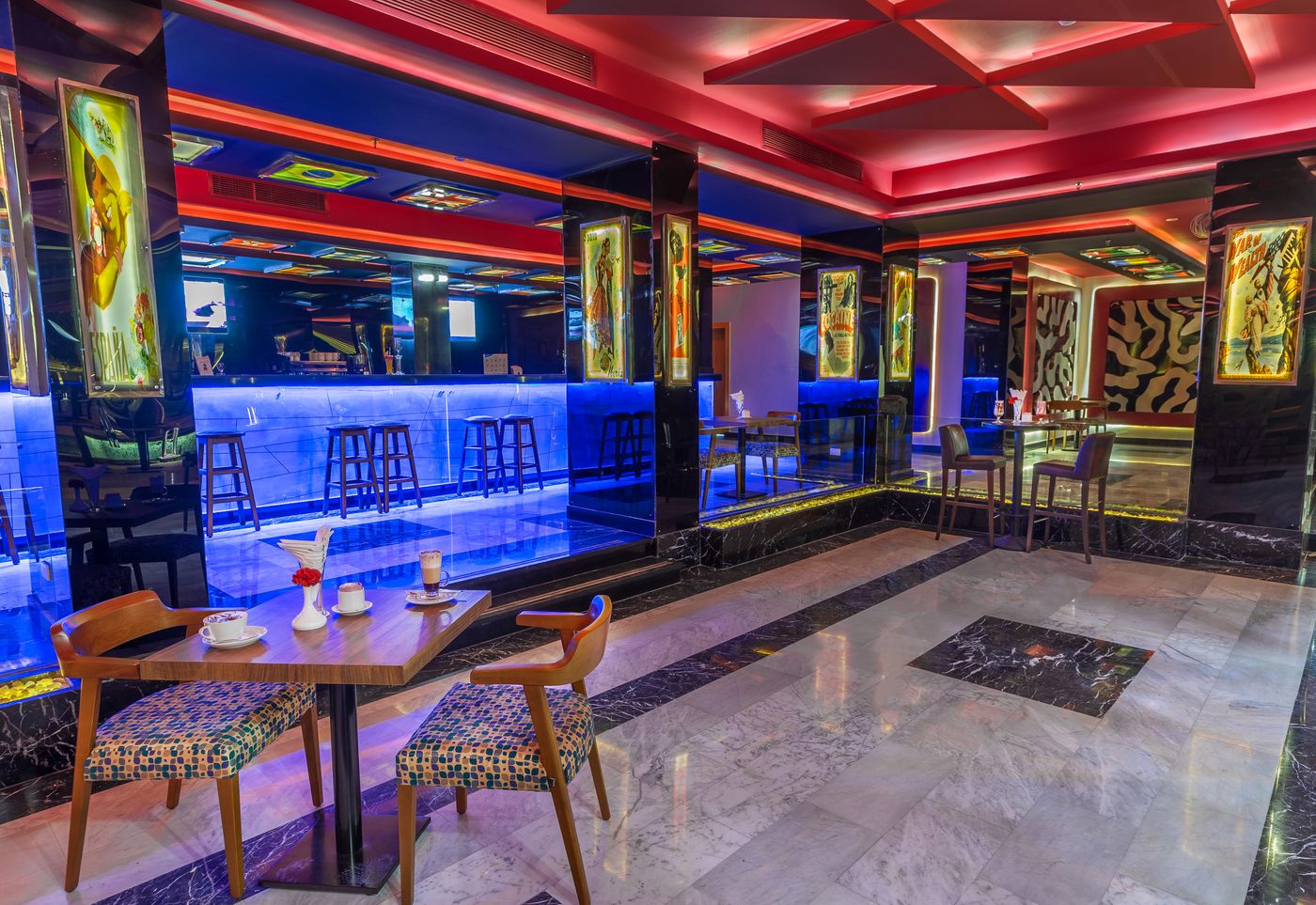 Albatros White Beach