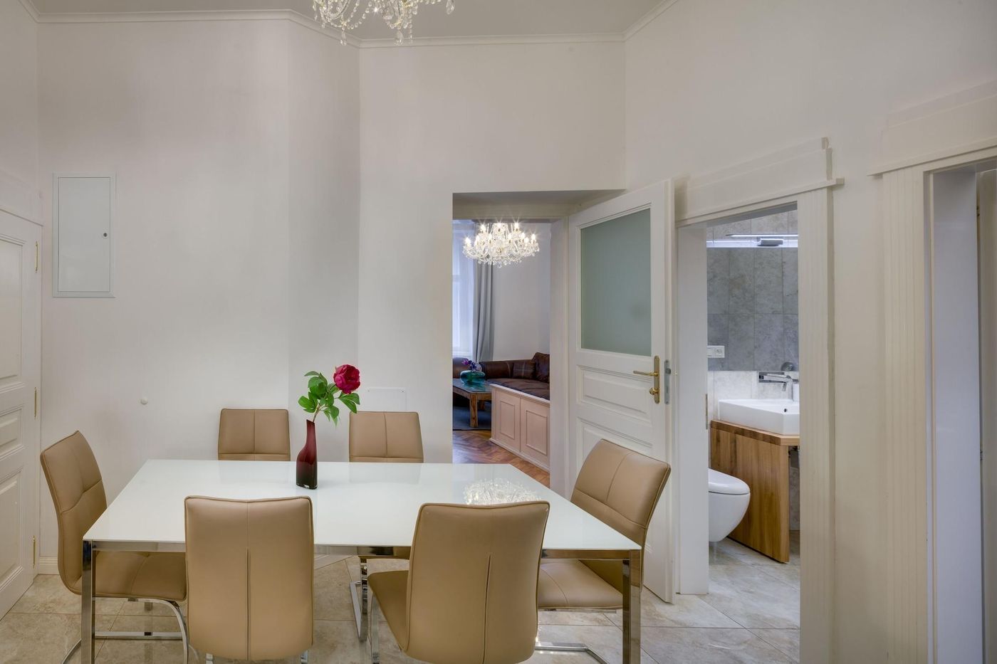 Old-Town-Square-Apartments-Room-35