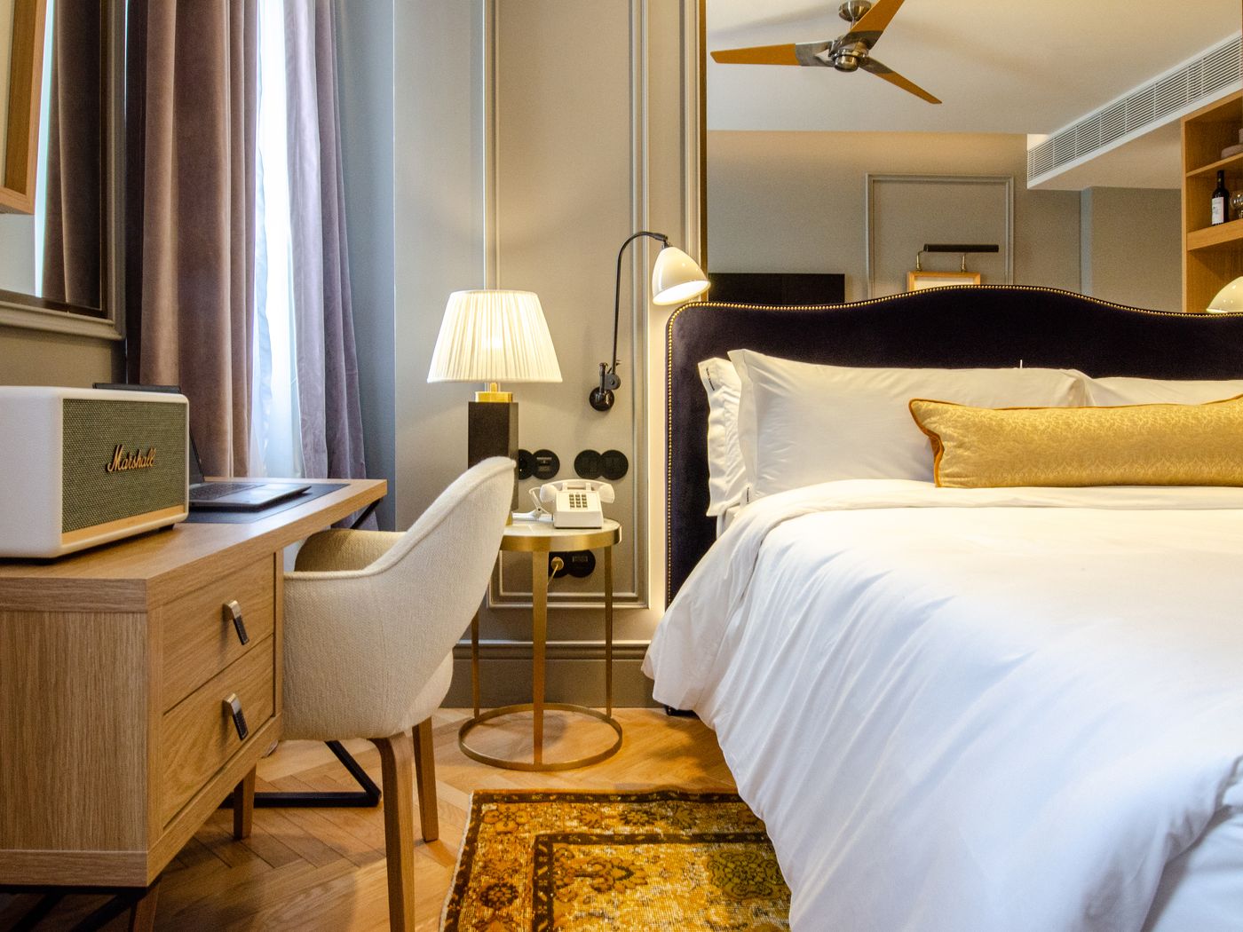 Browns-Avenue-Hotel-Room-8