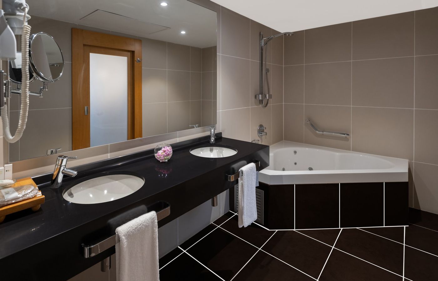 Point-Hotel-Taksim-Room-52