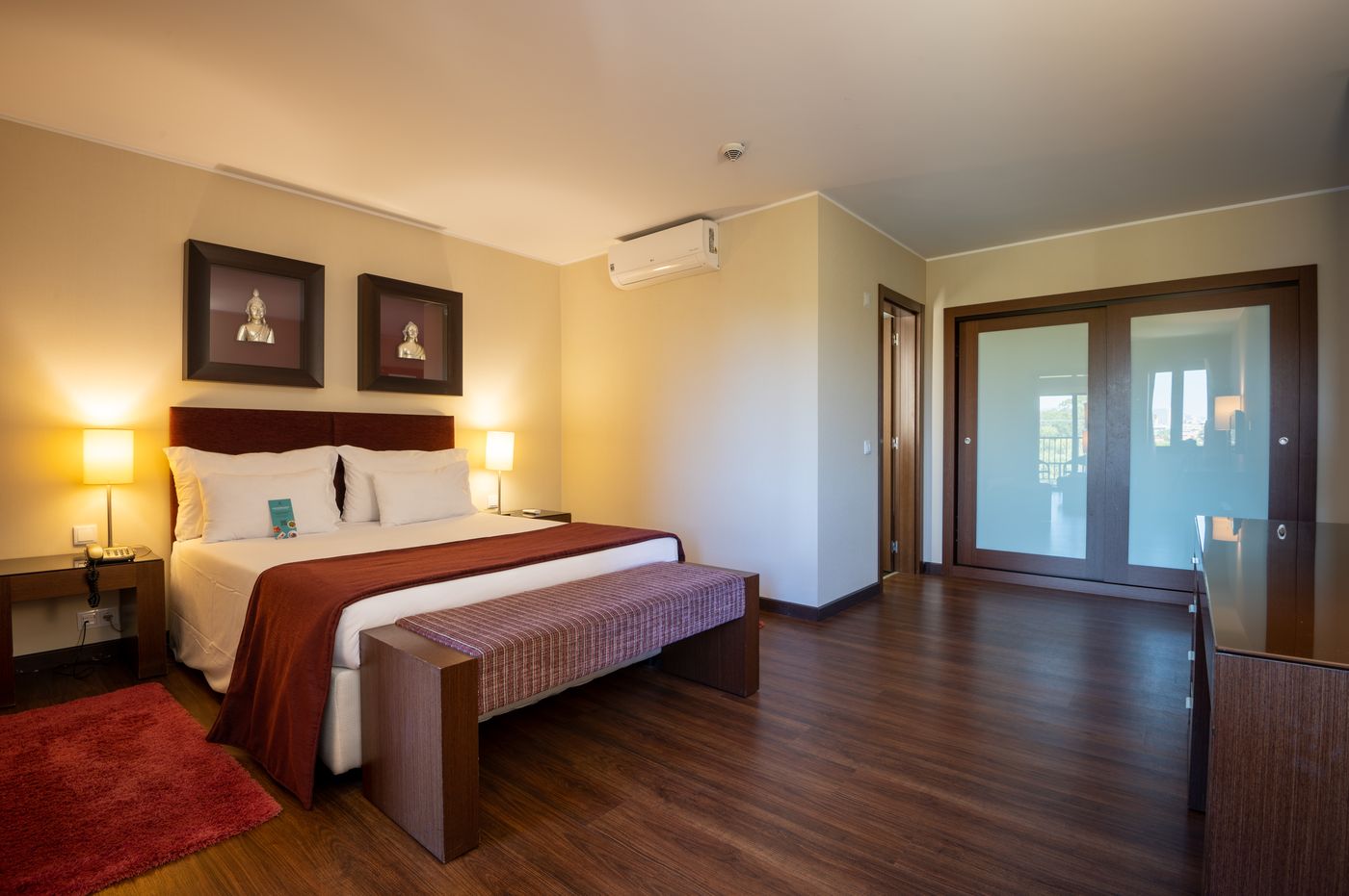 Vila-Gale-Village-Cascais-Room-20