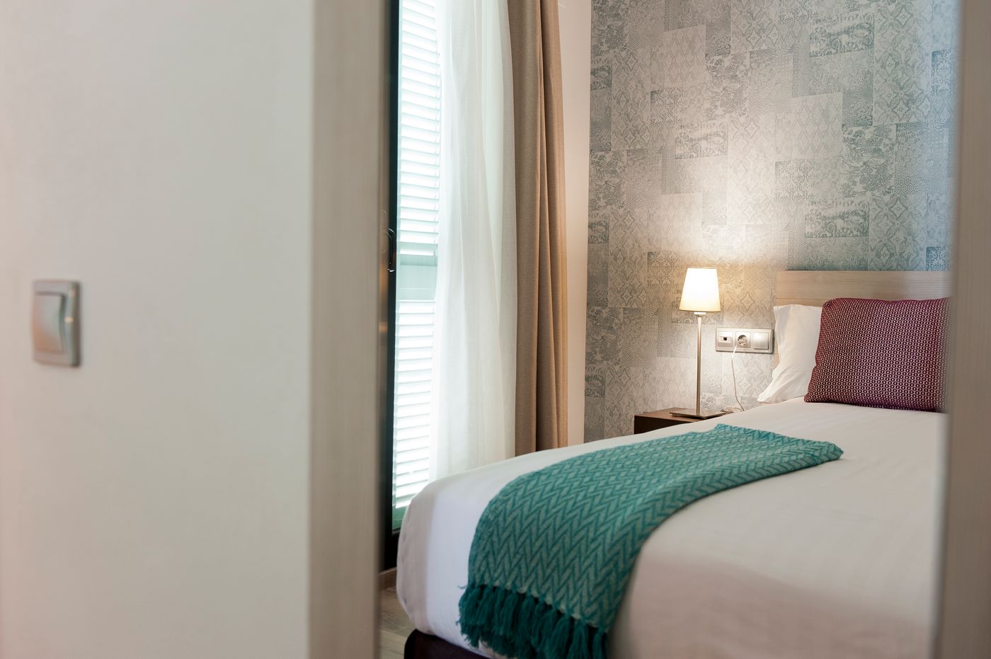 MH Apartments S. Familia-Spain-BARCELONA-Room-3