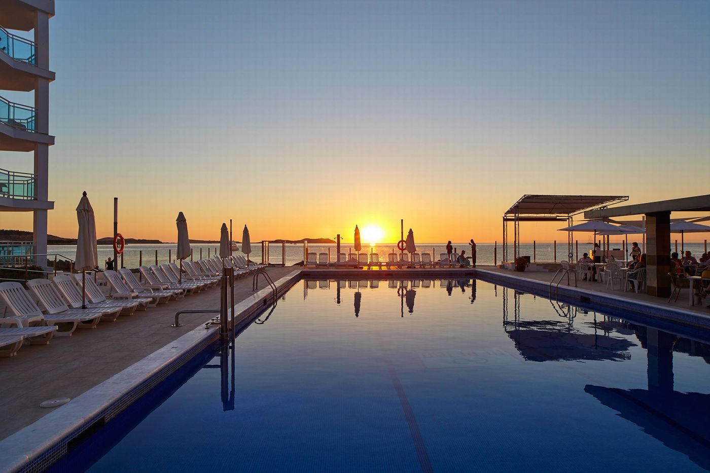 Nereida-Aparthotel-Pool-8