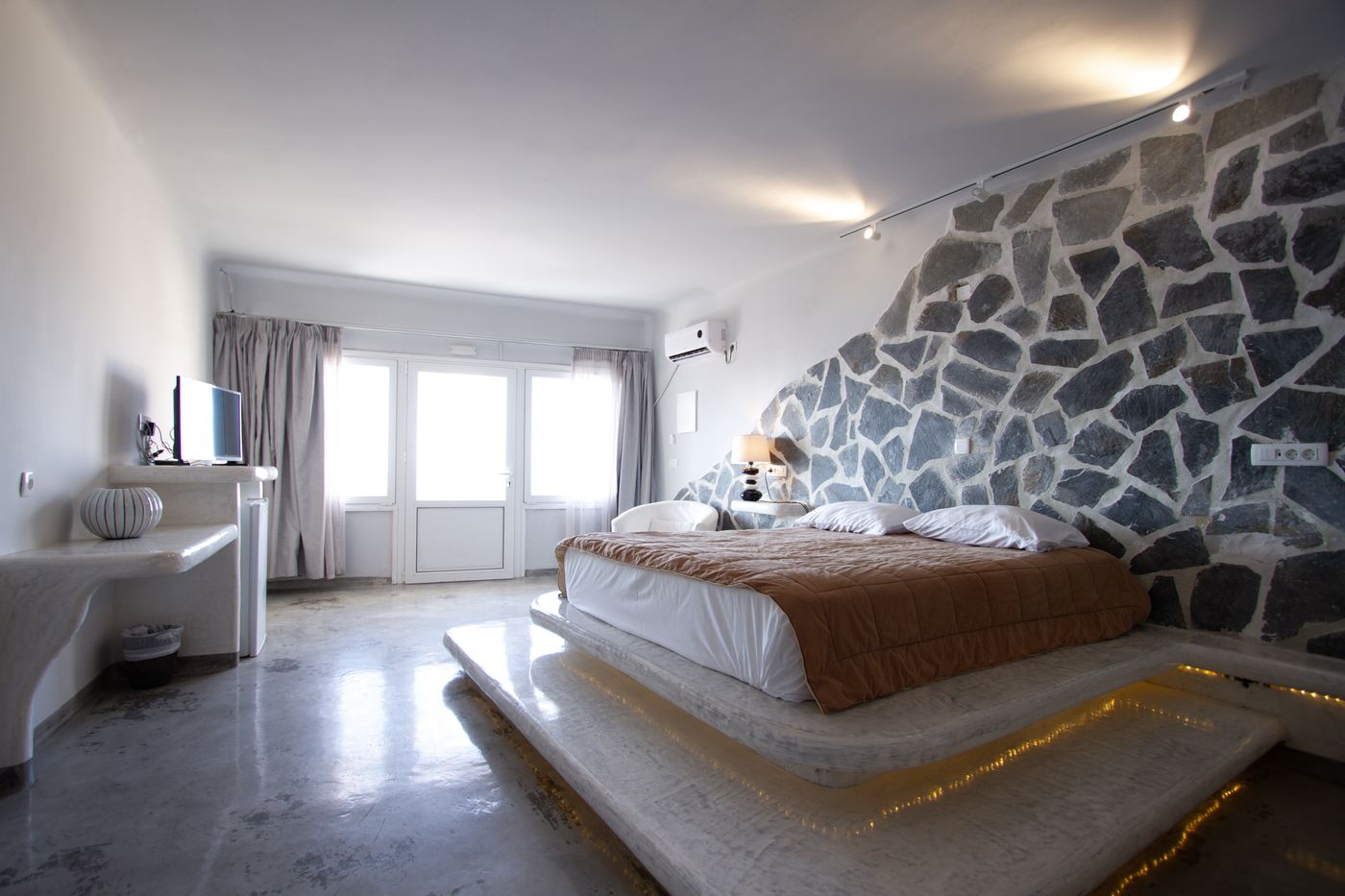 Suites-of-the-Gods-Cave-Spa-Room-19