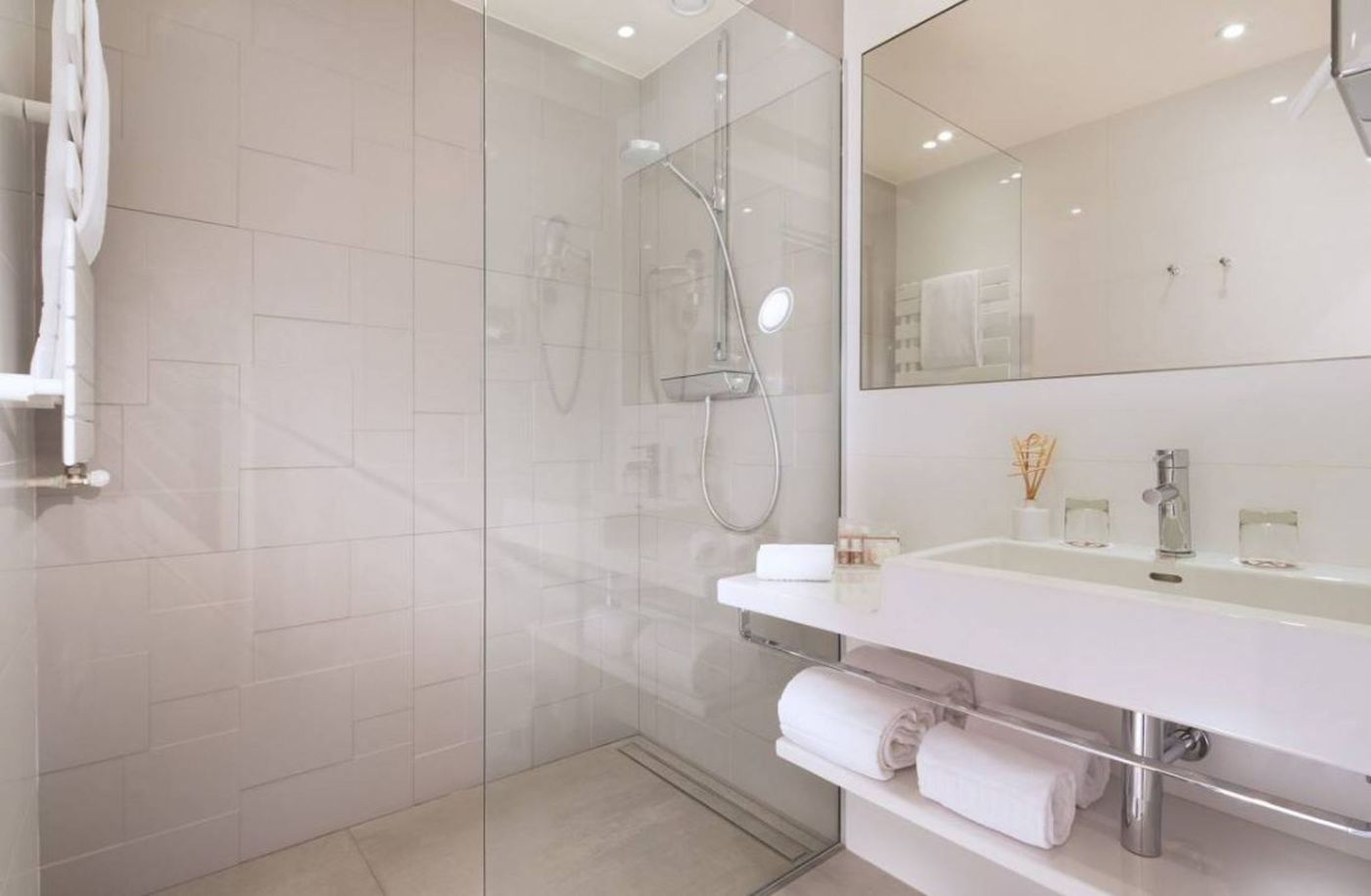 Hotel-Acropole-Room-22