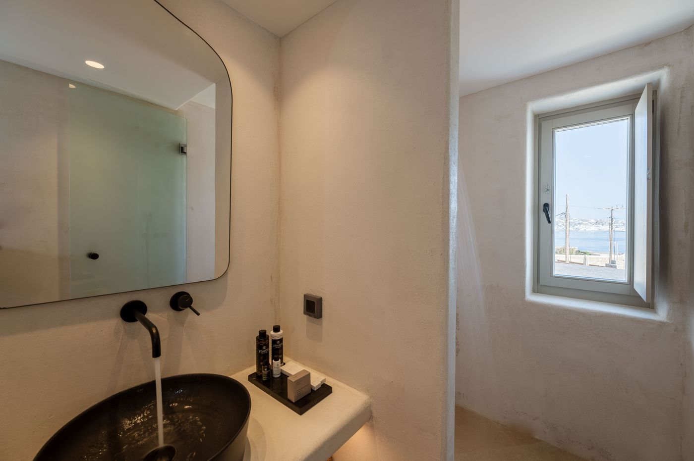 Rocabella-Mykonos-Art-Room-69