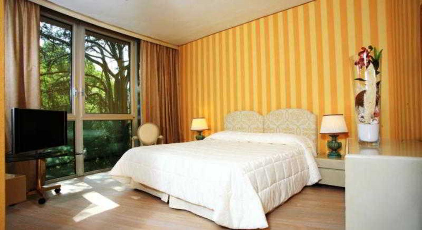 Grand Hotel Bellavista-Italy-MONTECATINI-Room-5