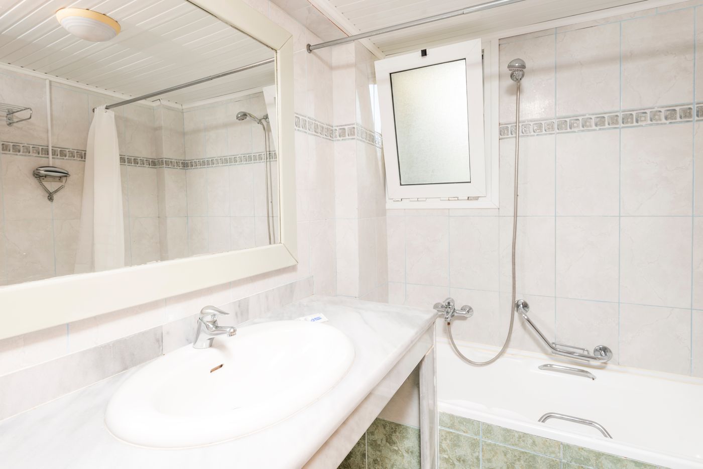 Atlantis-Hotel-Room-55