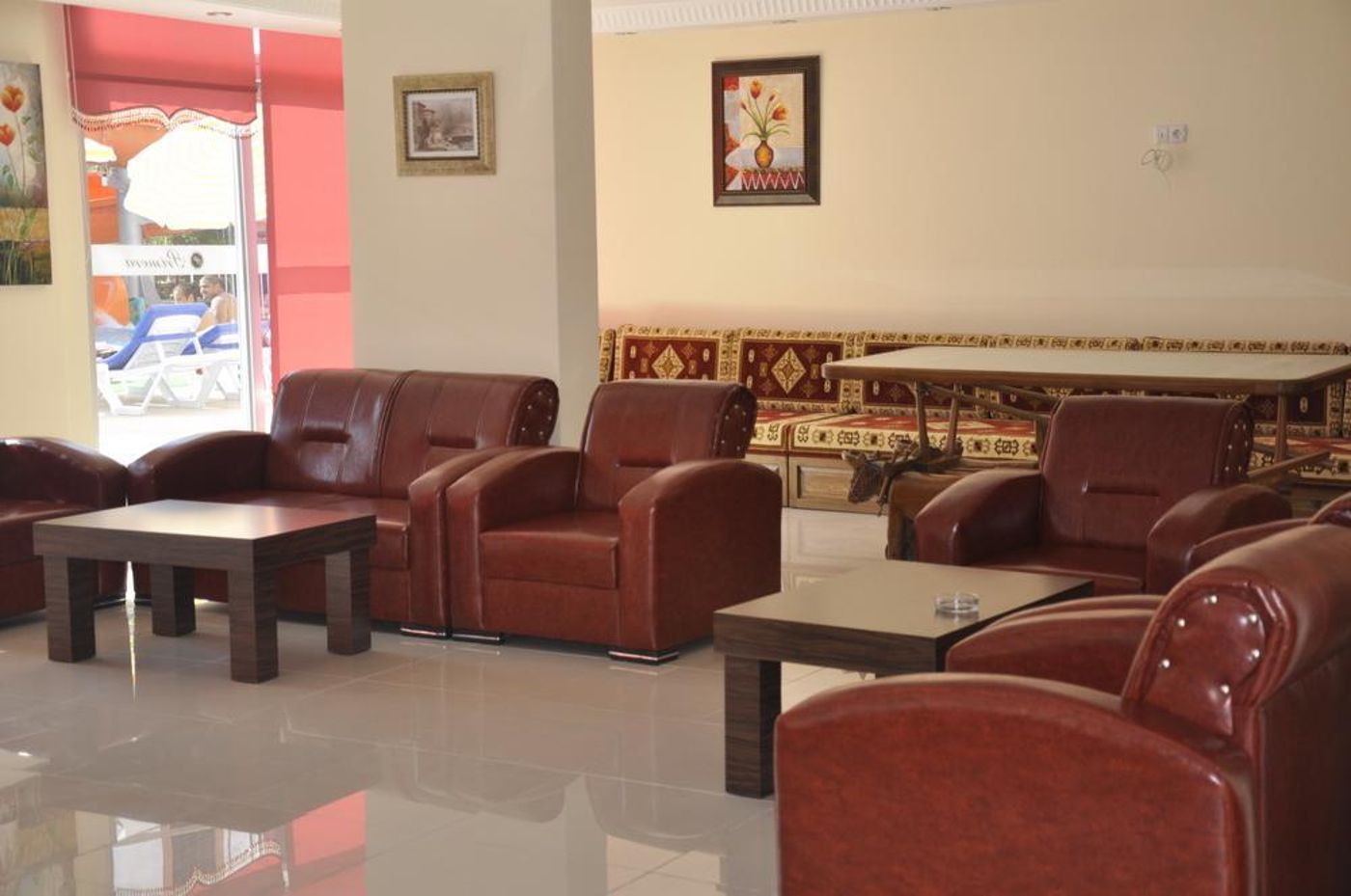 Primera-Hotel-Lobby-17