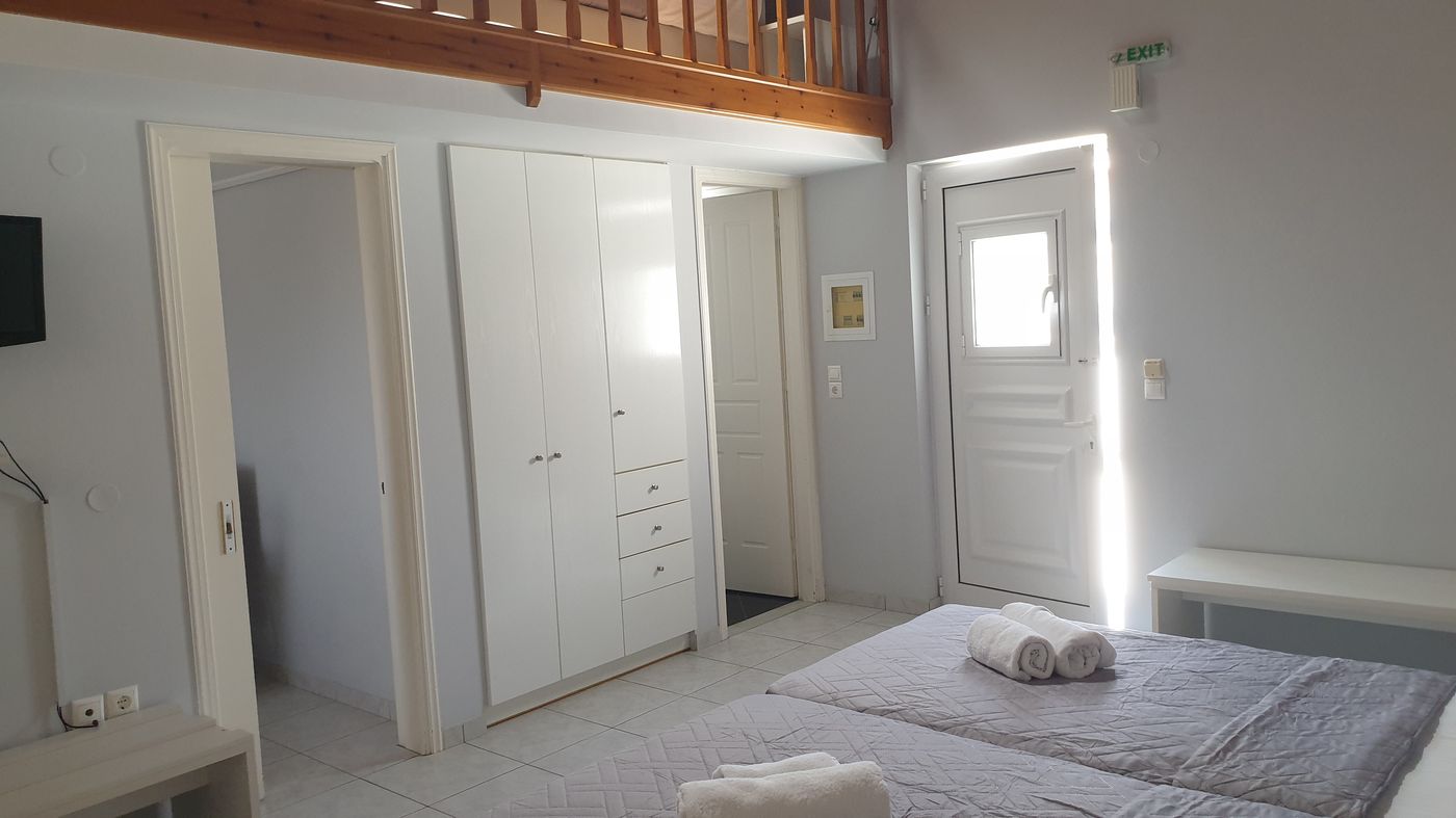 Eleana-Hotel-Room-23