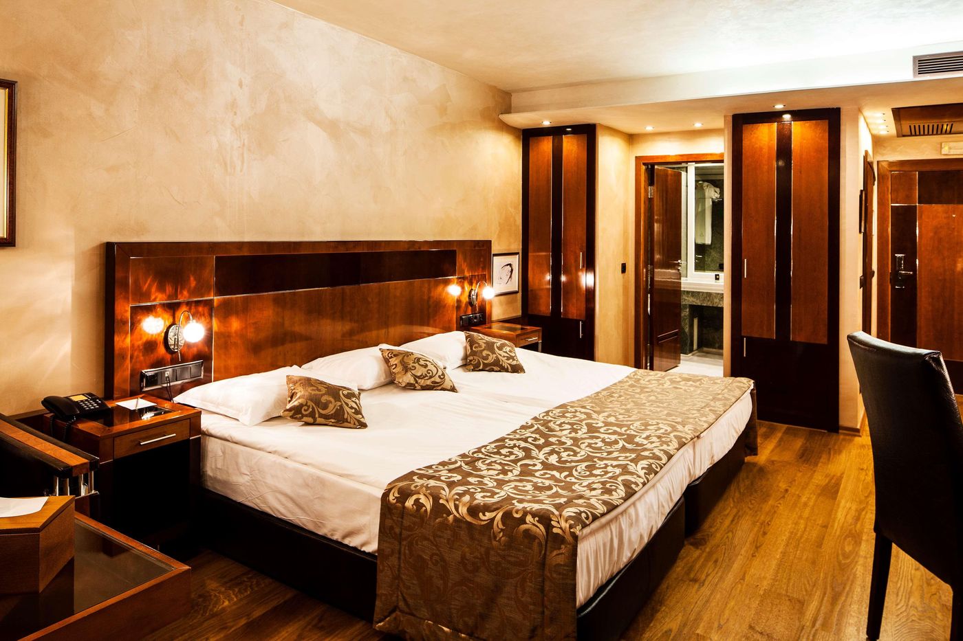 Anel-Bulgaria-SOFIA-Room-9