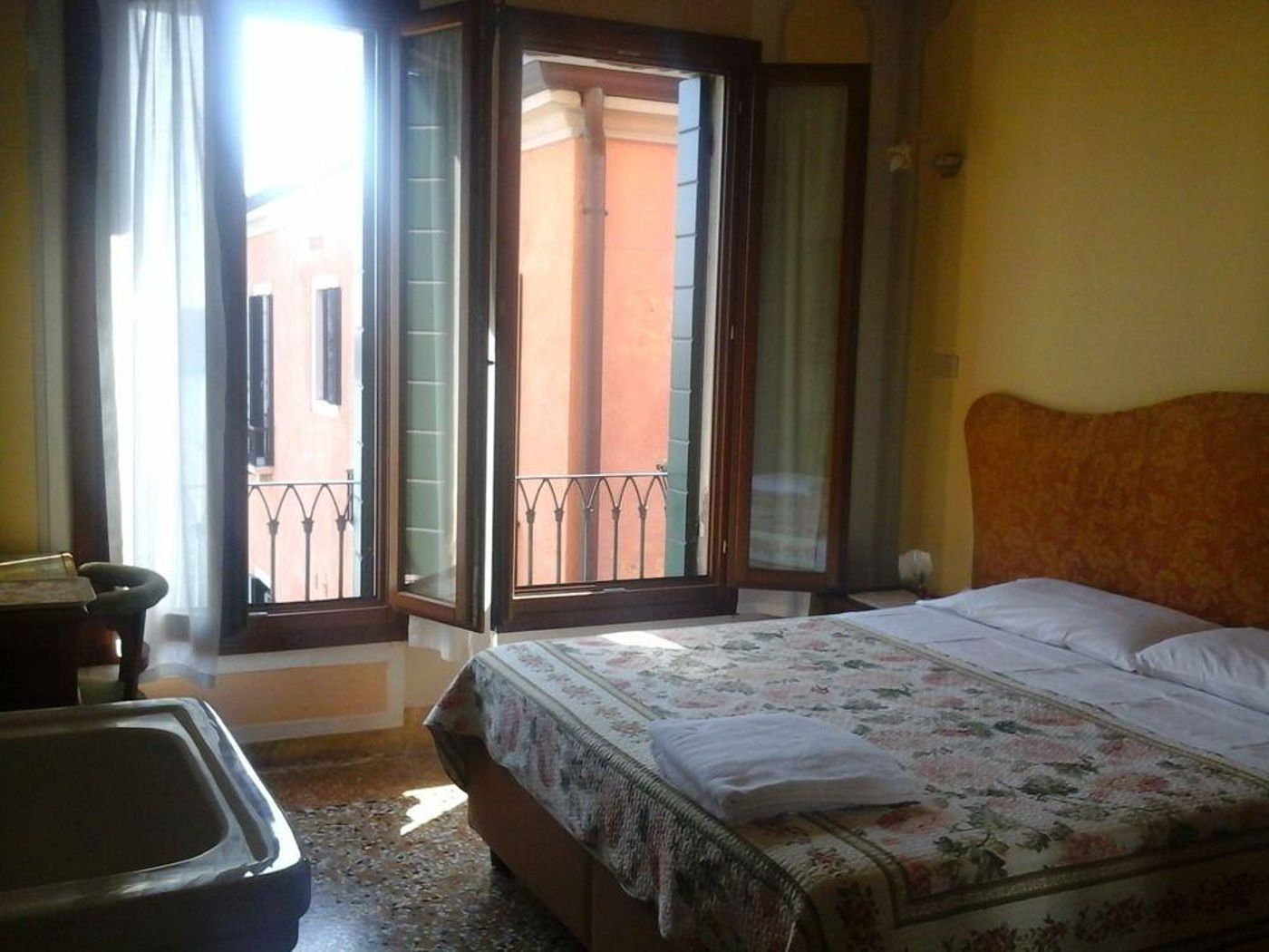 Pensione Seguso-Italy-Venezia-General view-4